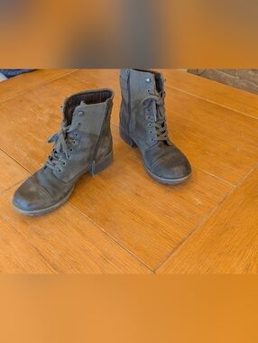 Cobb Hills By Rockport Women's Boots Distressed Lace-Up Combat Boots - Gray 10